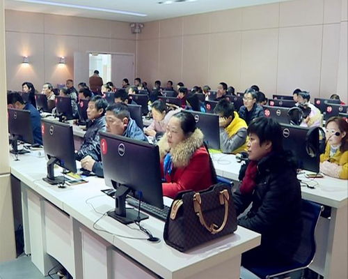 新縣益農信息社信息員第一期培訓班在縣電子商務培訓學校開班